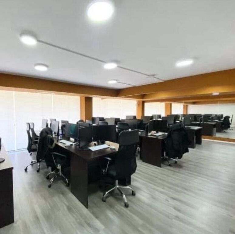 LOCALE COMMERCIALE IN AFFITTO – VIA SAMI FRASHERI !