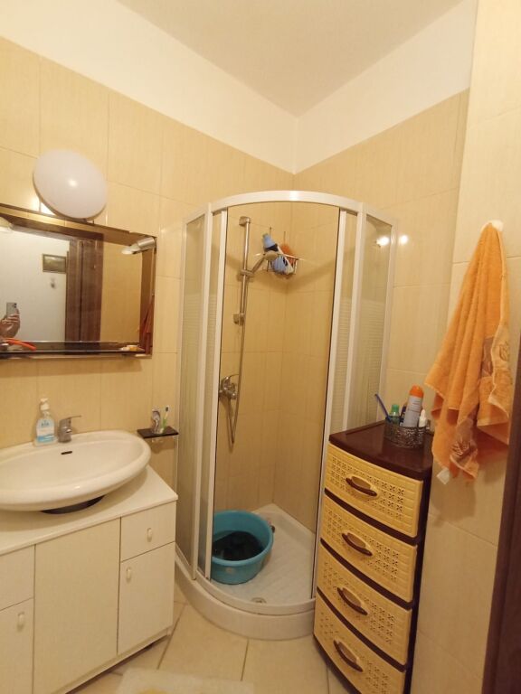 Shitet Apartament 2+1 te Shpiragu Golem