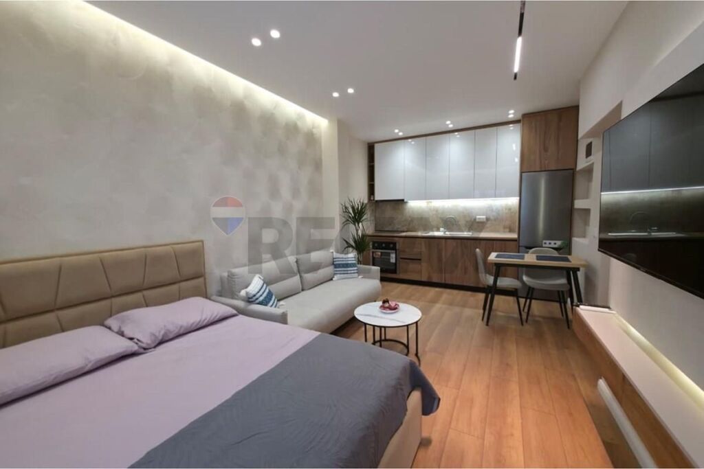Shitet Garsoniere – Hoxha Tahsim 34 m²