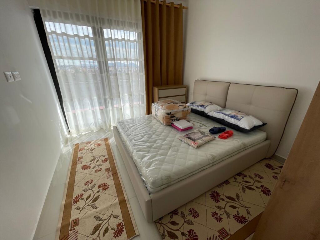 Appartamento 1+1 in Affitto – Farmacia 10 (Complesso Arlis) 5° Piano prezzo 50.000 lek ideale per coppia