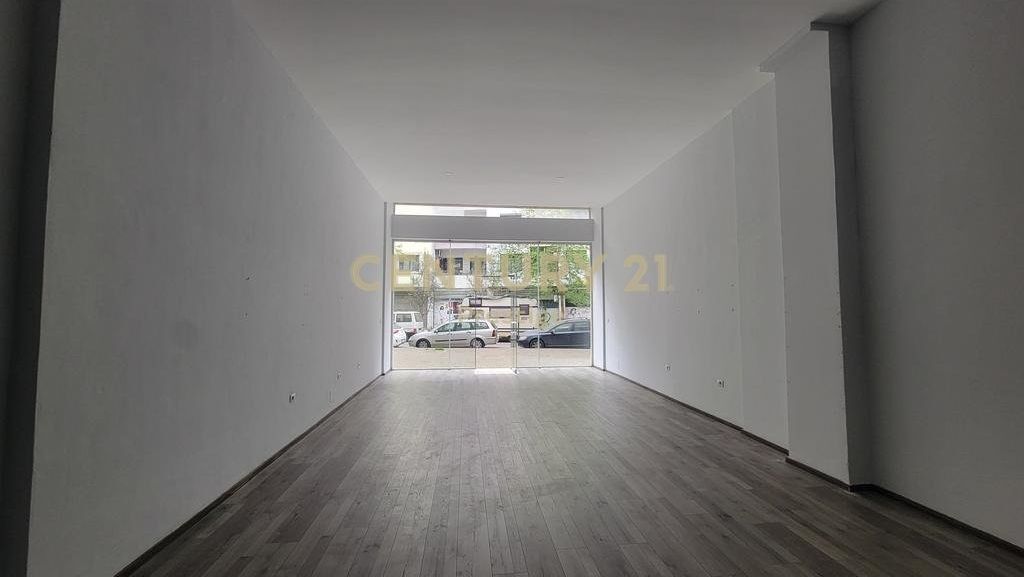 BUSINESS PREMISES FOR RENT, LOCATED IN YZBERISH, TIRANA! 450 € /Month