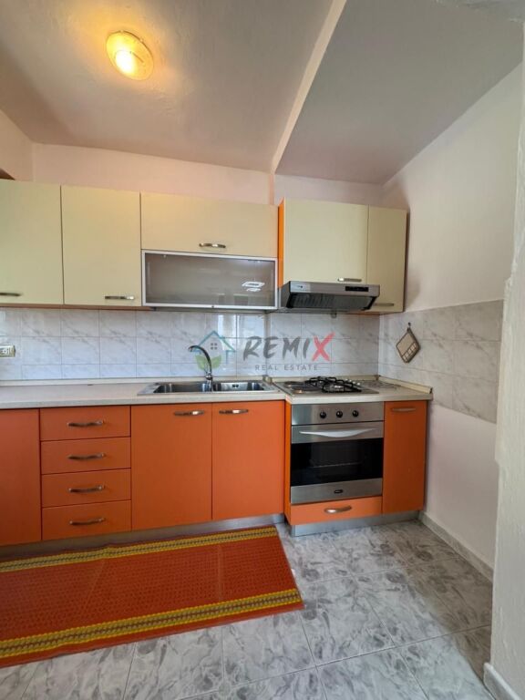 SHITET APARTAMENT 2+1 – PRANË SPITALIT, DURRËS