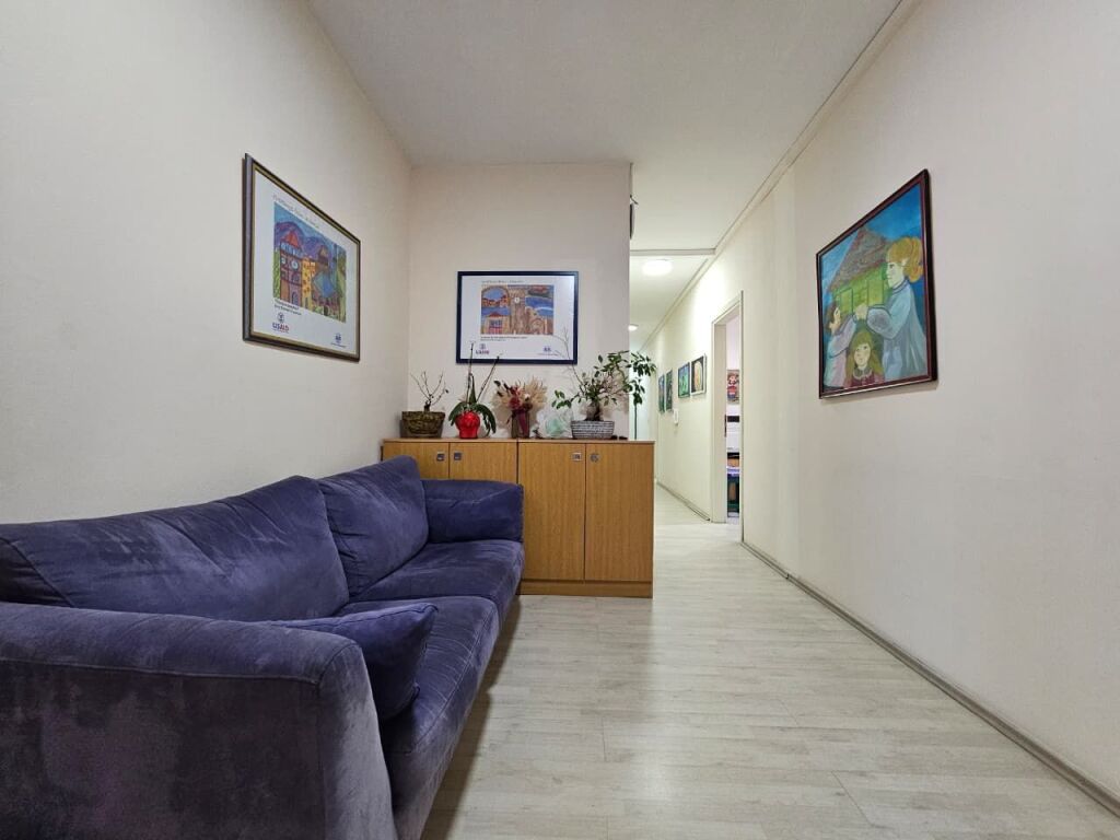 Apartment 4+1+3 for sale Pazari i Ri!
