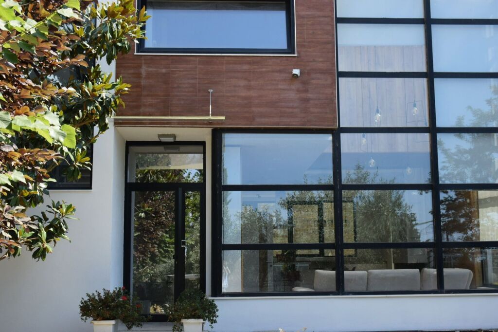 Individual Villa with pool for sale near TEG