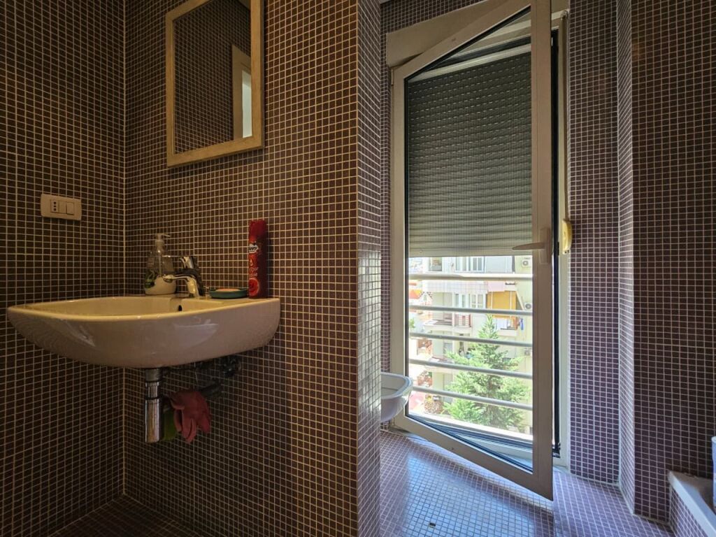Apartment 4+1+3 for sale Pazari i Ri!
