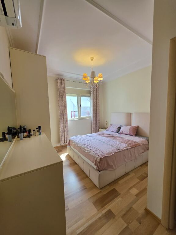 SHITET: Apartament 2+1+2🚾 & 1 Ballkon📍Liqeni Thatë - (Kompleksi FZ) 105m² 🌇 Kati 5 🔥Me Hipotekë, I Mobiluar (230.000€ 💸) 🌐 – pohled 6