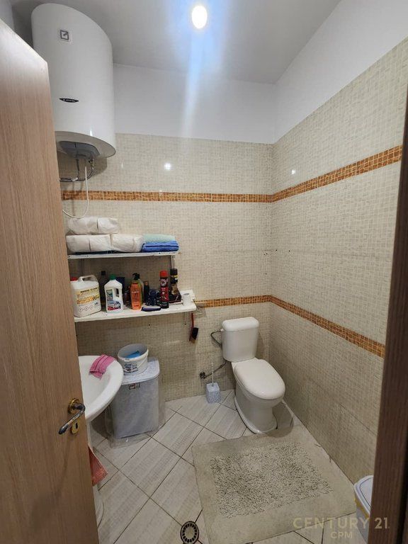 Shitet 1+1 në Fresk, Tiranë