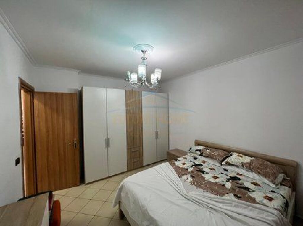 Qira, Apartament 3+1+2, Ish Parku I Autobuzave