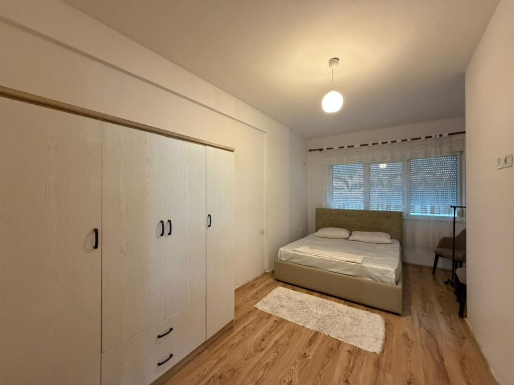 Apartament 2+1 per qira tek Liqeni i Thate.