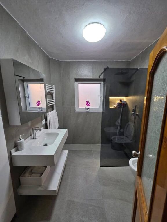 APARTMENT 3+1+2 FOR SALE - AT 21-DHJETORI, TIRANE