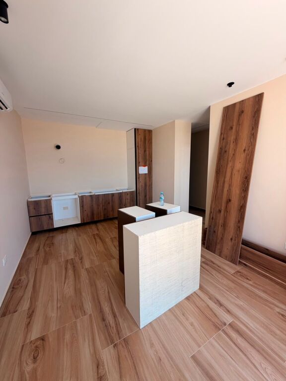 SHITET APARTAMENT 1+1 ME PAMJE NGA DETI GOLEM