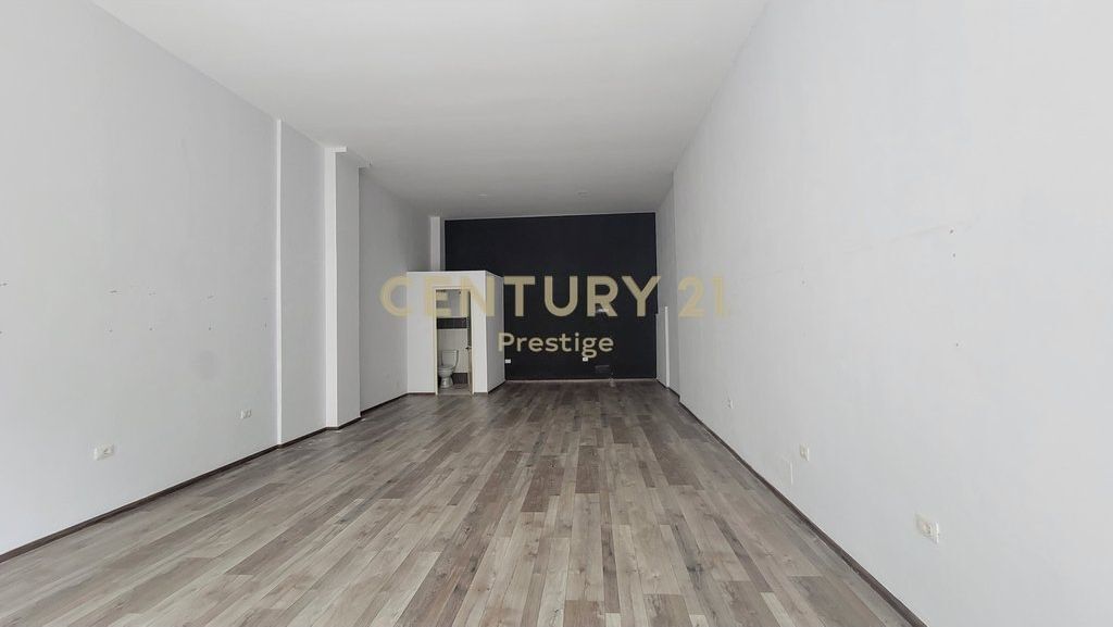 BUSINESS PREMISES FOR RENT, LOCATED IN YZBERISH, TIRANA! 450 € /Month