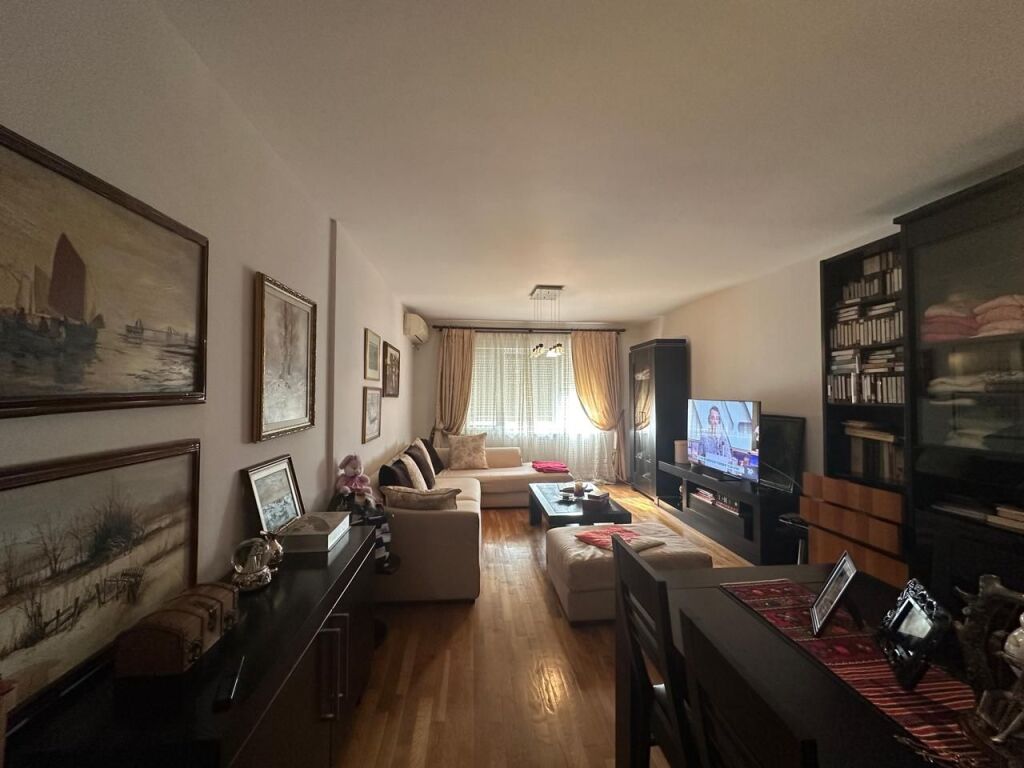 Apartment 3+1+2 for sale (currently converted into 2+1) at Blloku Gintash, Lapraka, Dritan Hoxha Street, Former Customs.