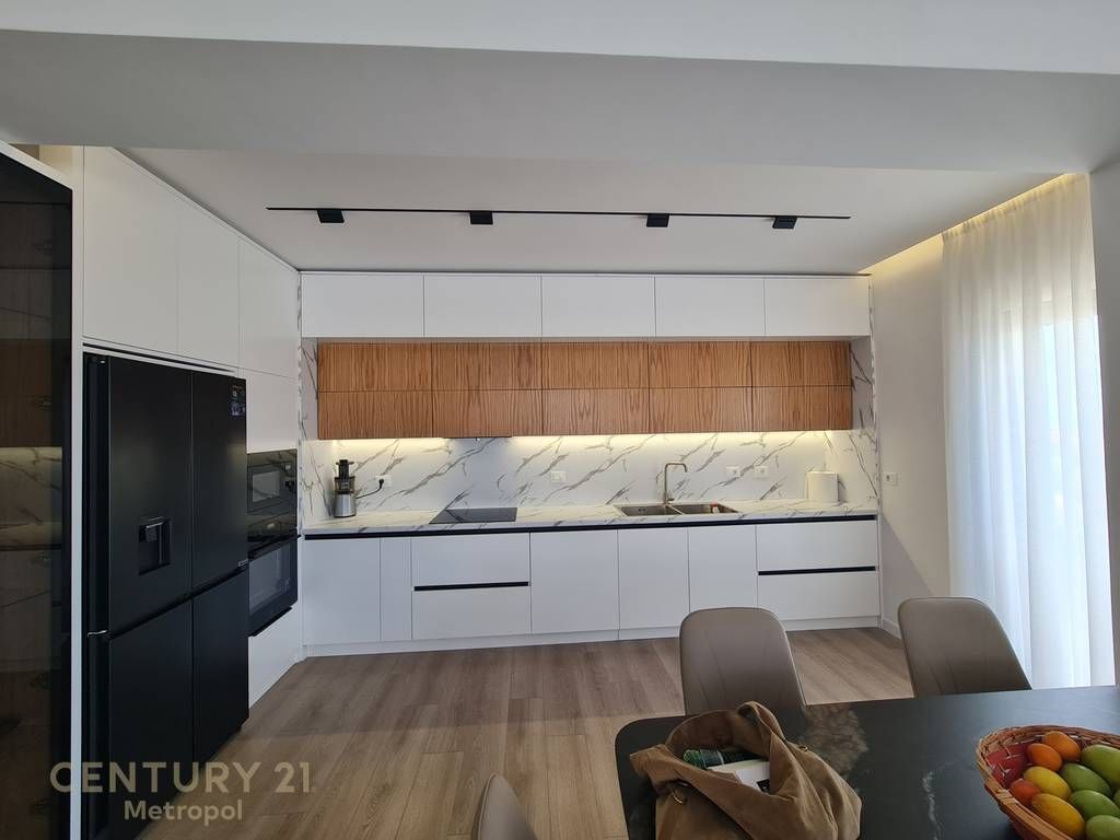 OFROJ PËR QIRA APARTAMENT 3+1+2, REZIDENCA KODRA E DIELLIT 2! 1,200 € /Muaj