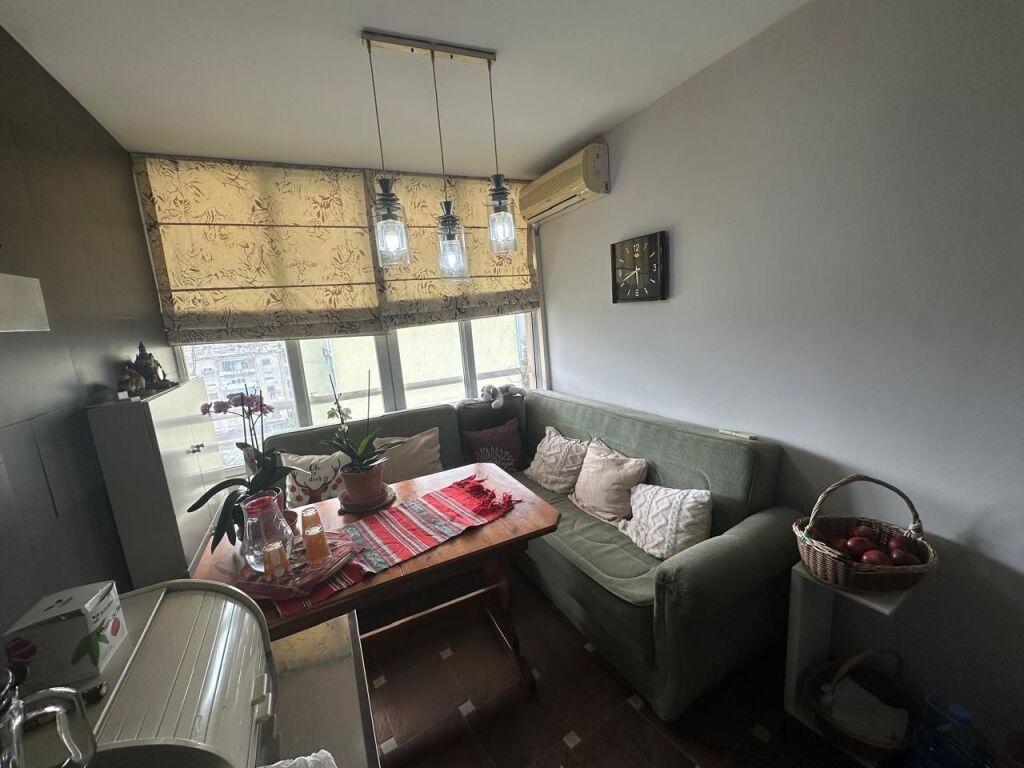 Apartment 3+1+2 for sale (currently converted into 2+1) at Blloku Gintash, Lapraka, Dritan Hoxha Street, Former Customs.