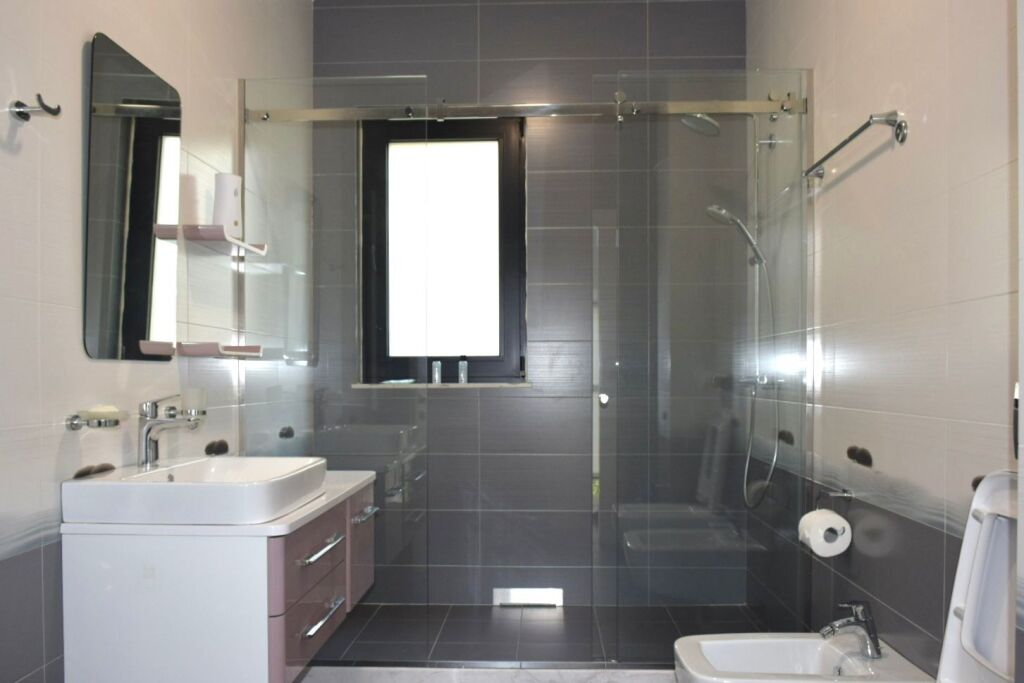 Individual Villa with pool for sale near TEG