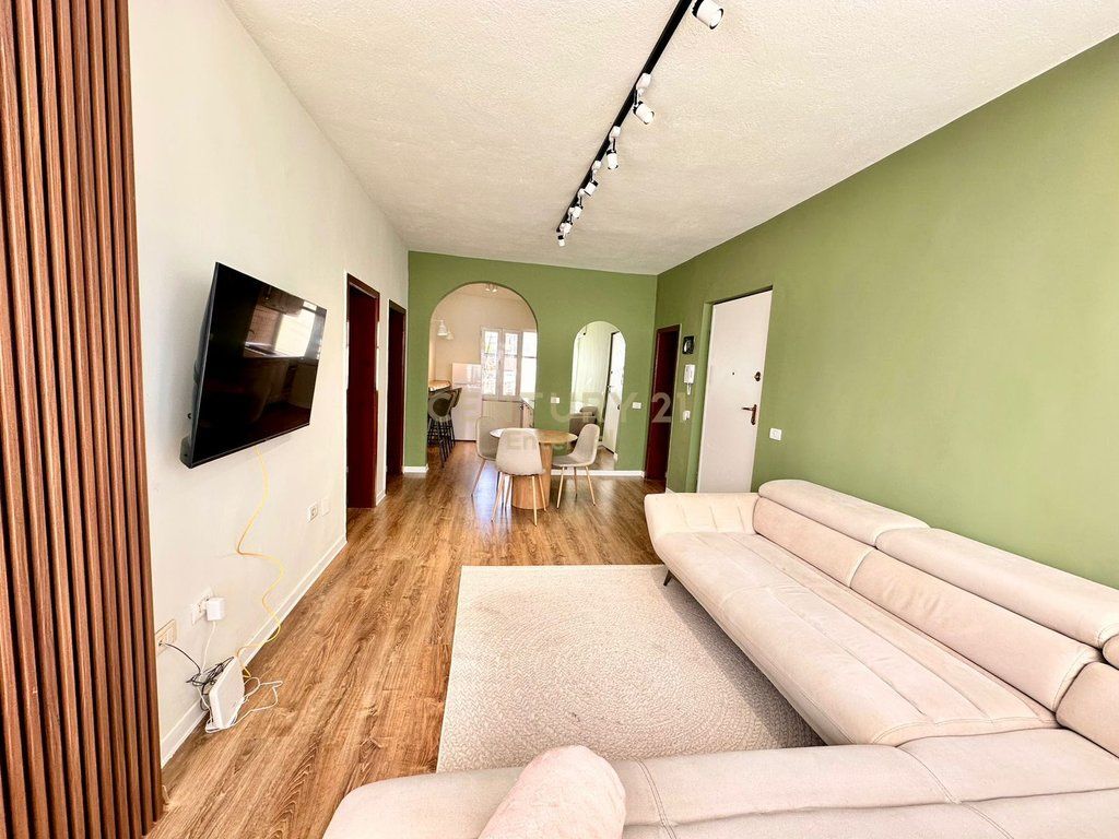 Apartament 2+1 në Shitje te Rruga e Durrësit