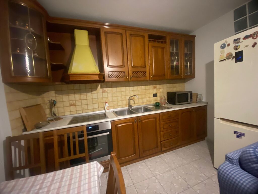 🏢Selvia, vicino a Spar, in affitto, appartamento 2+1, arredato 55,000 Leke