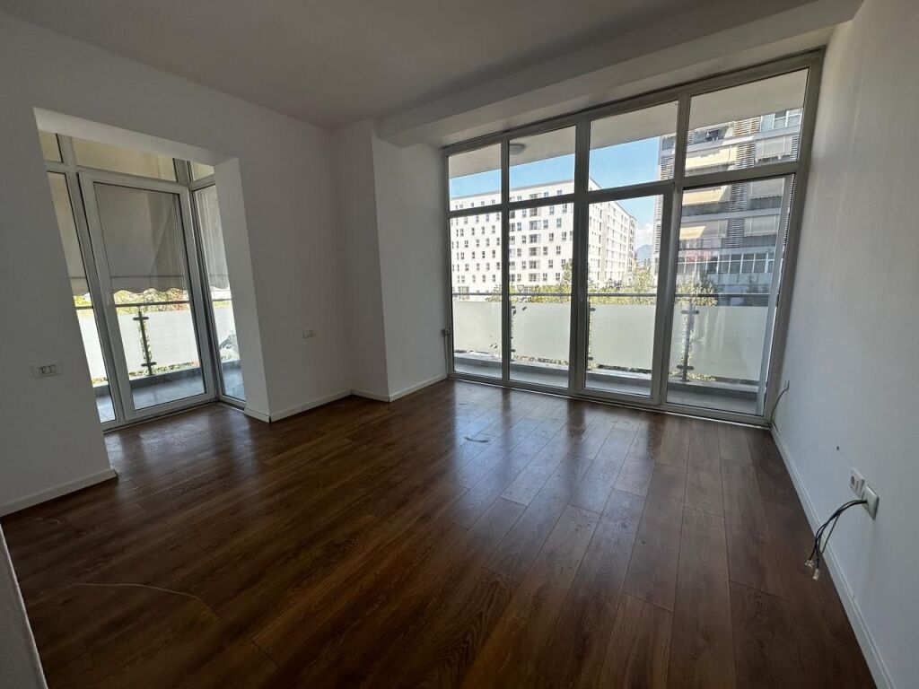 Office for rent – Kika 2, Komuna e Parisit!