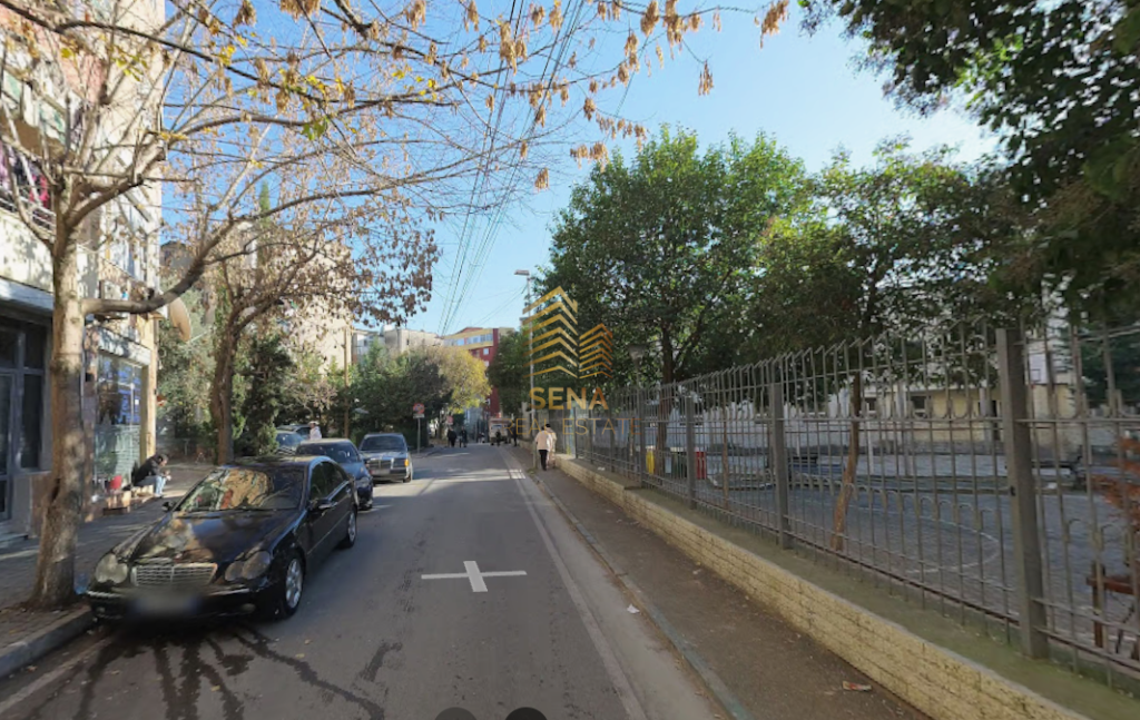 Rent, Parking Spot, Shop Window Near the School “Niket Dardani”, 8000 Lek/Month
