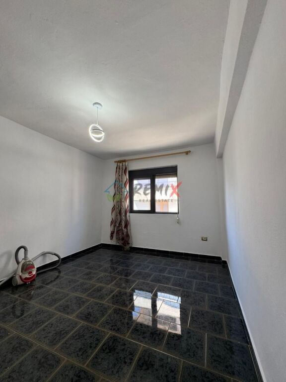SHITET APARTAMENT 2+1 – PRANË SPITALIT, DURRËS