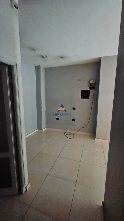 SHOP FOR RENT 34M2 "RRUGA BARDHYL" 80000 LEKE