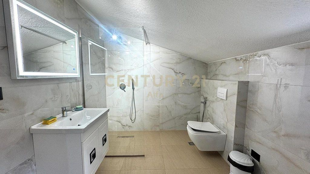 Apartment 3+1+2 bathrooms for rent at Vilat Gjermane!