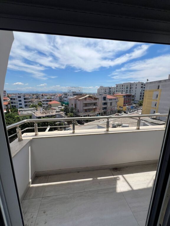 2+1 Apartment for Sale in Neighborhood 17, Near the Water Supply, Durrës
