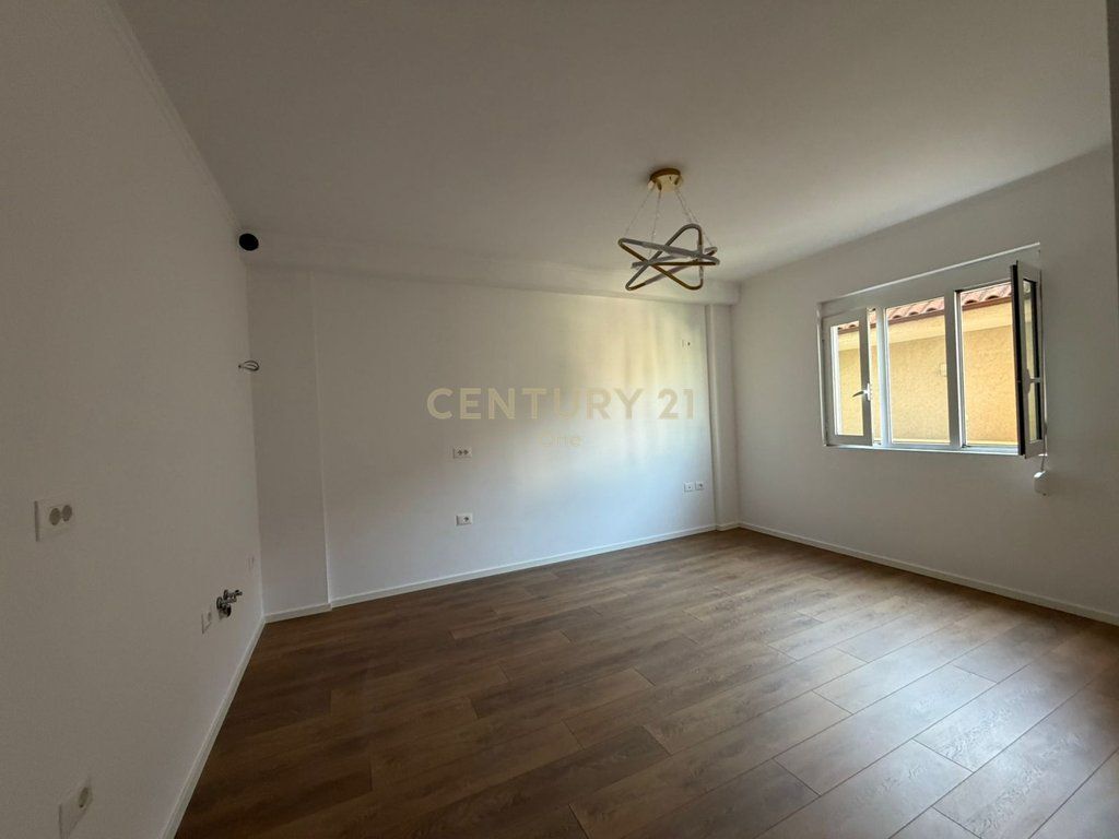 SHITET APARTAMENT 1+1 TEK RRUGA DRITAN HOXHA