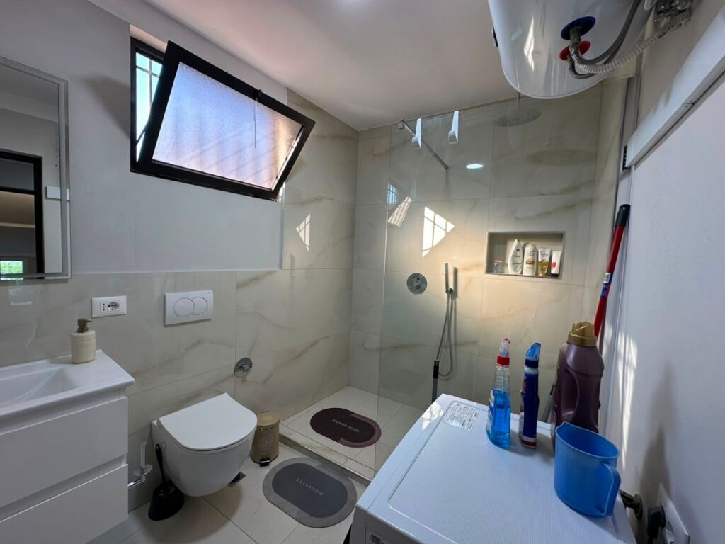 Apartament 1+1 per qira tek Shkolla e Kuqe.