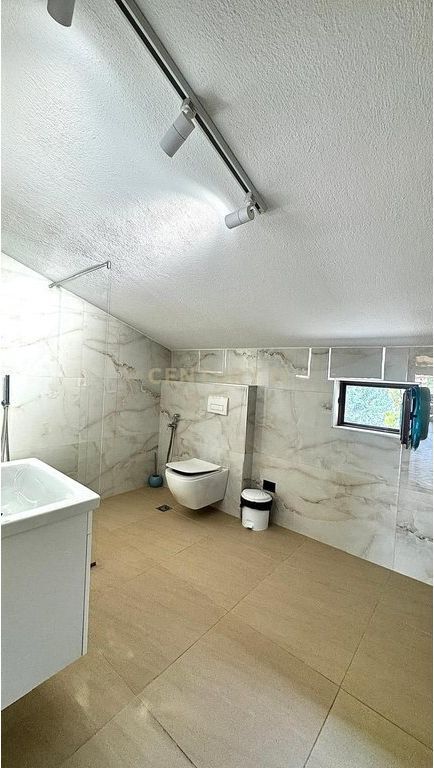 Apartment 3+1+2 bathrooms for rent at Vilat Gjermane!
