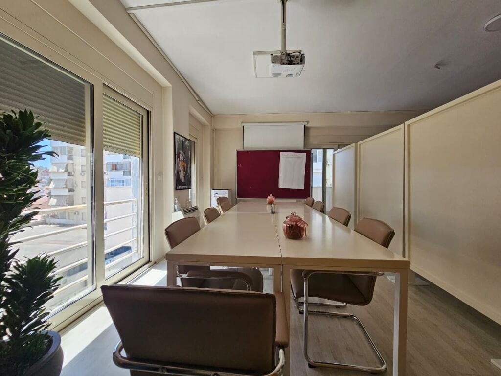 Apartment 4+1+3 for sale Pazari i Ri!