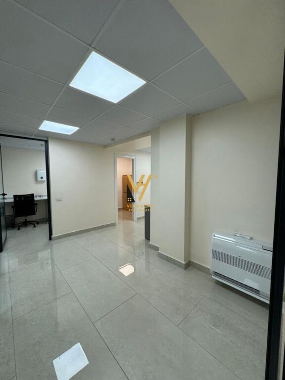 UFFICIO 150 M2 IN AFFITTO IN VIA ELBASAN 2.000 EURO