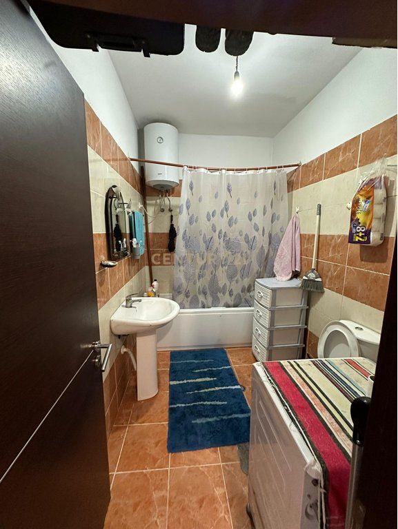 Apartament 1+1 Për Shitje në Kamez Qender, Tiranë