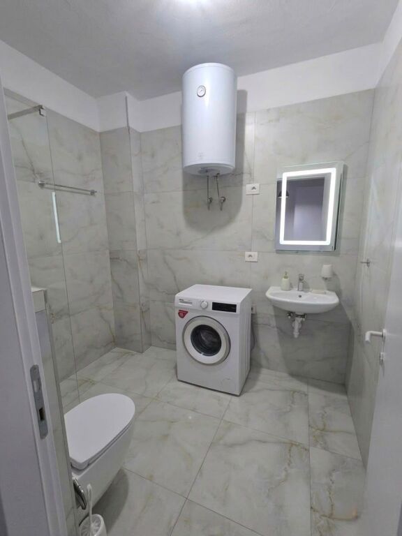 Shitet Apartament 1+1 golem
