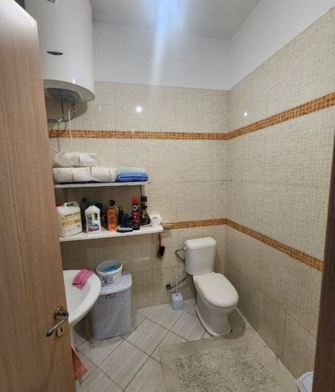 Shitet 1+1 në Fresk, Tiranë - 60,000€