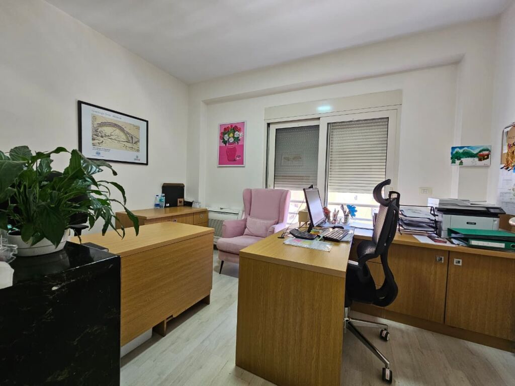 Apartment 4+1+3 for sale Pazari i Ri!