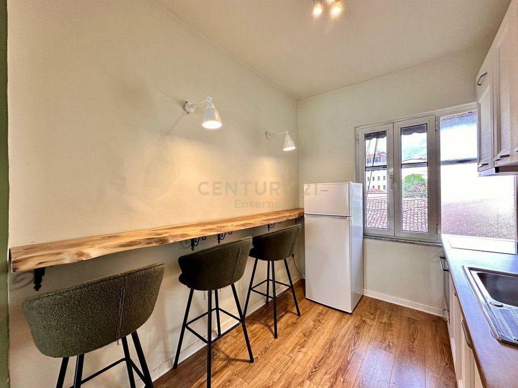 Apartament 2+1 në Shitje te Rruga e Durrësit