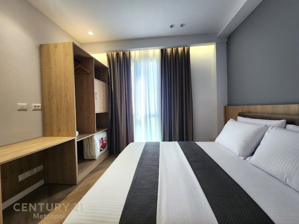 JEPET ME QERA APARTAMENT 2+1+POST PARKIMI,YRSHEK (KLINIKA UZLLOVA)
