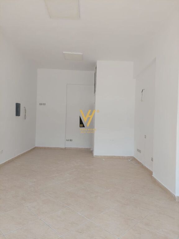 SHOP 30 M2 FOR RENT IN DON BOSKO 30,000 LEKE