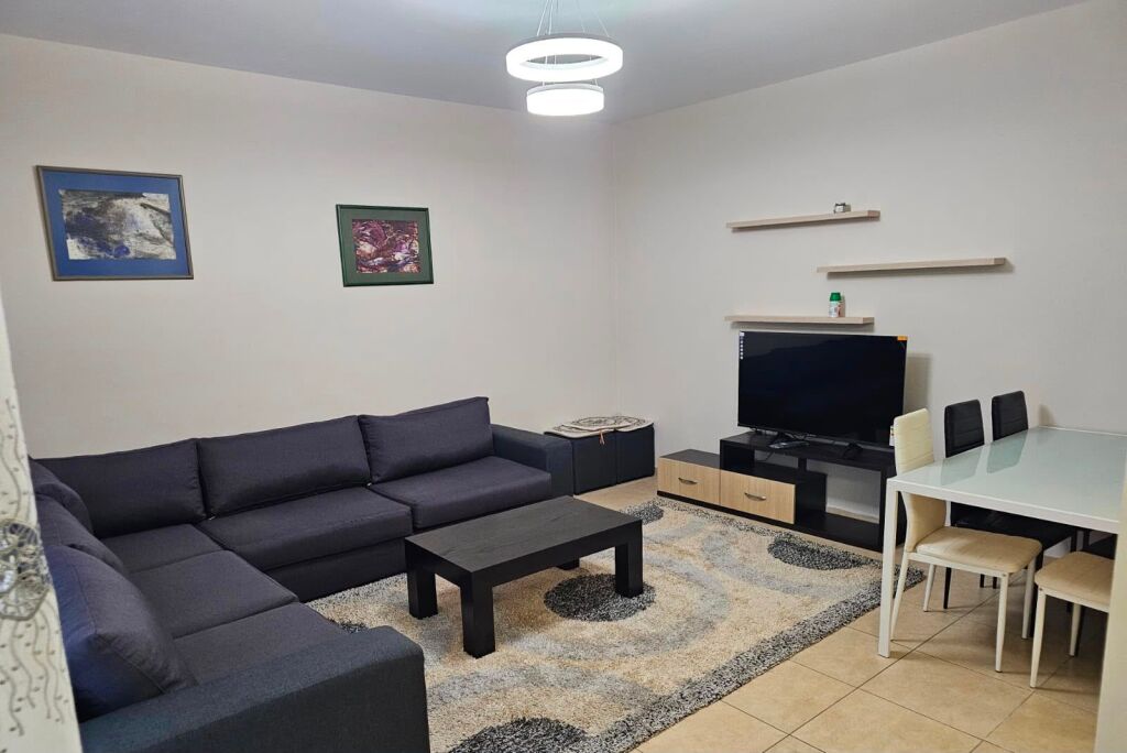 JEPET APARTAMENT ME QERA 2+1, 5 MAJI