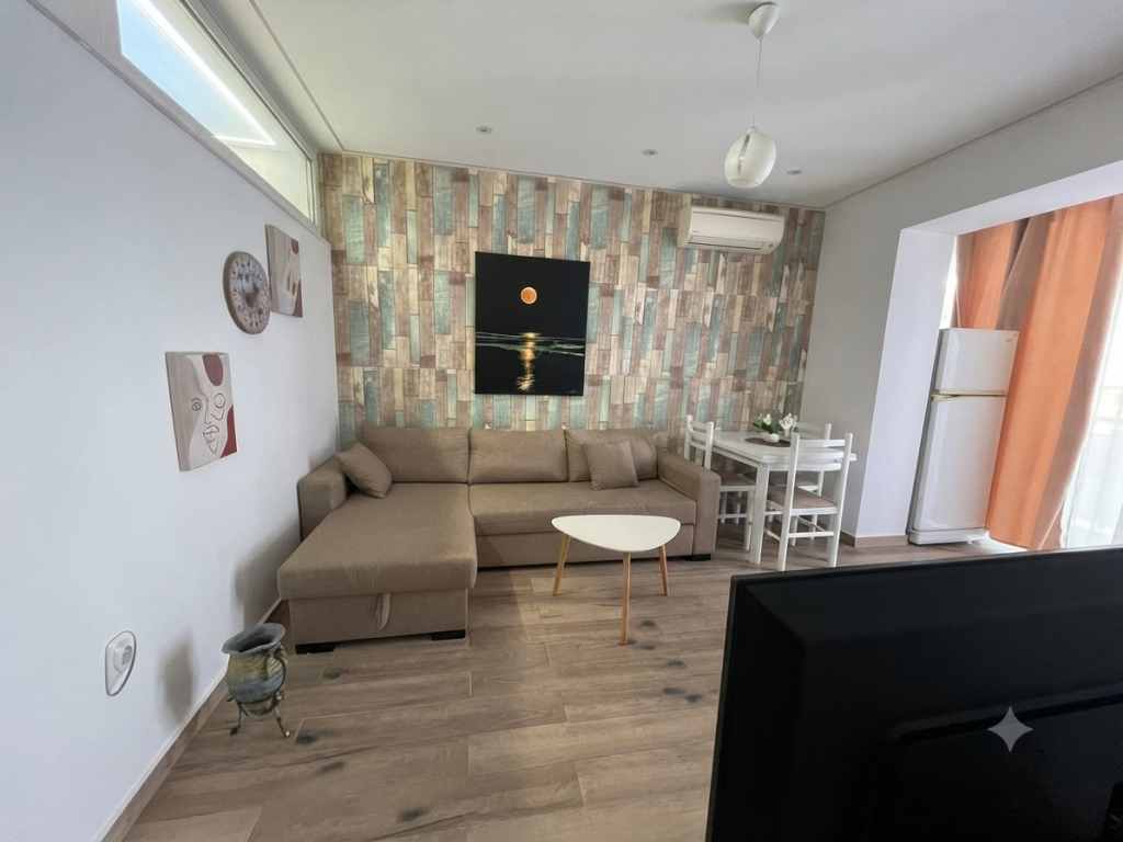 Shitet , Apartament 1+1 , Mine Peza , Tirane