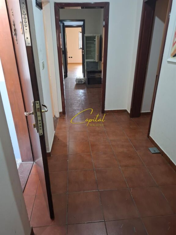 SHITET APARTAMENT 4+1+2 RRUGA E KAVAJES 245.000 EURO - Więcej