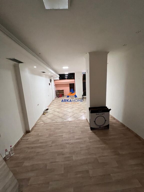 SHOP FOR RENT 25M2 "RRUGA BARDHYL" 30000 LEKE