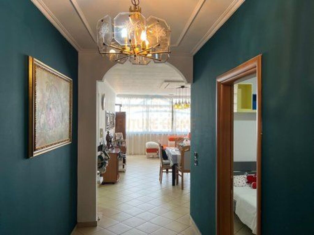 Qira, Apartament 3+1+2, Ish Parku I Autobuzave