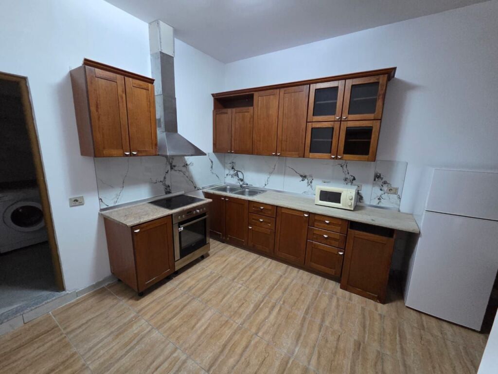 Affitto | Villa 2 + 1 | Via Jordan Misja | 400 €/mese