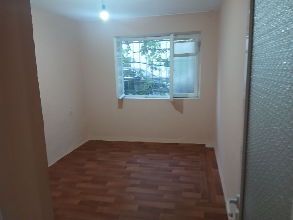 Empty unfurnished apartment