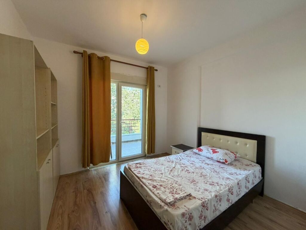 Apartament 2+1 per qira tek Liqeni i Thate.