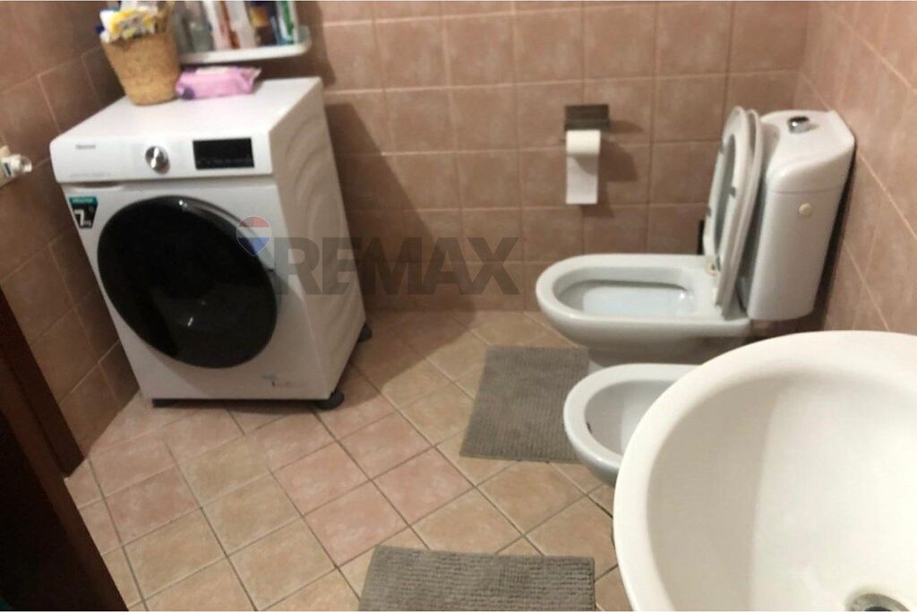 Commune of Paris, Apartment for Rent 1+1.