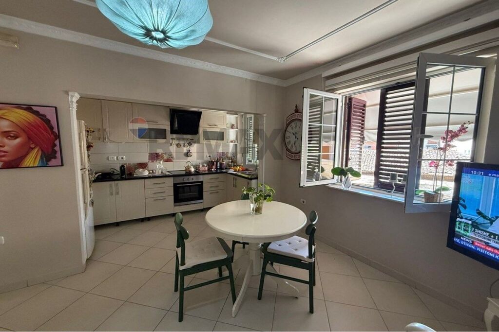 Apartment 2+1 at 1 Maji school